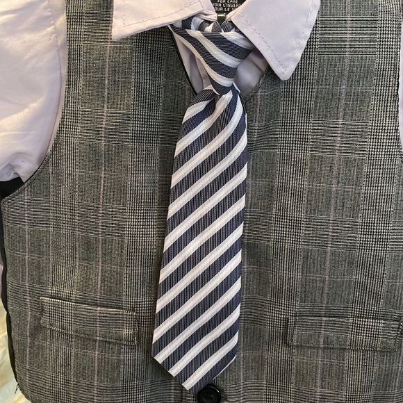 Nautica Shirt, Vest & Tie - Picture 5 of 6